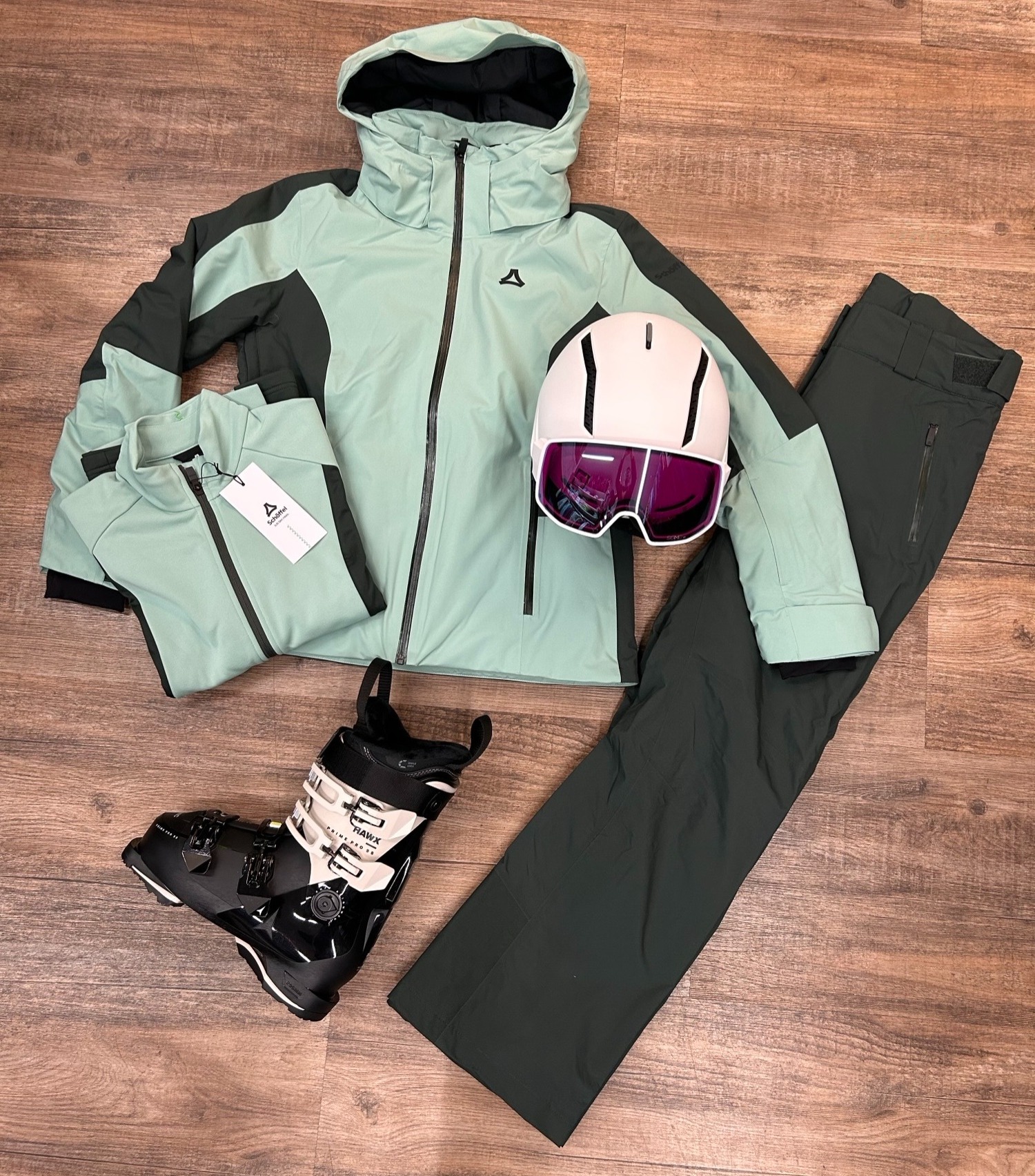 Schöffel Damen Skijacke, Skihosen bei Häberlisport Aarau