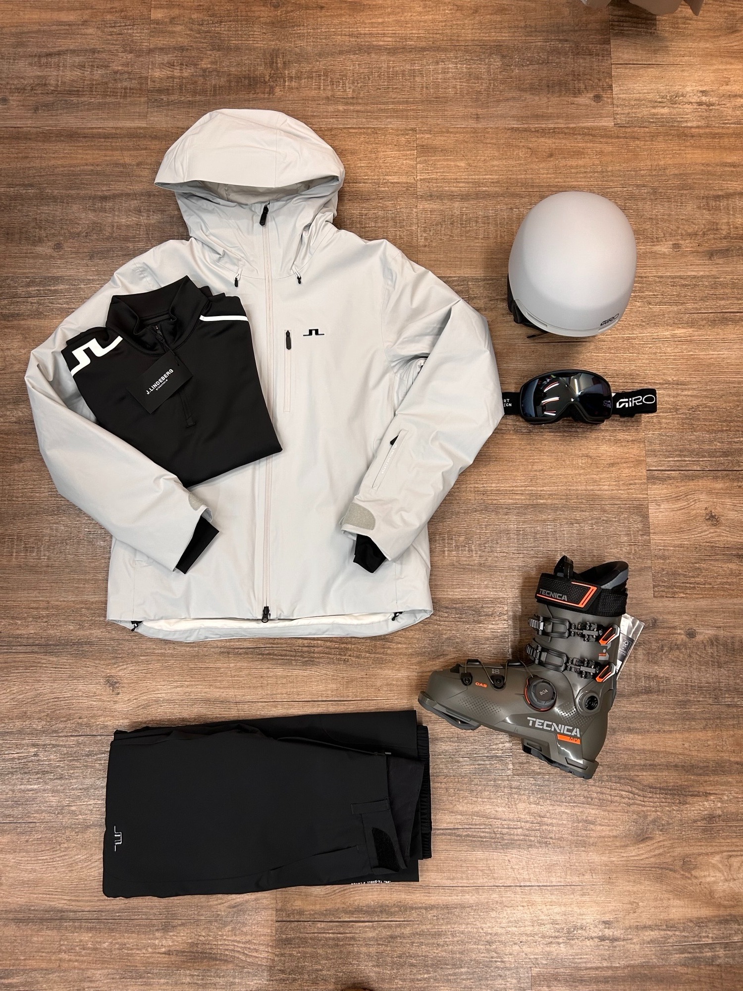 J.LINDEBERG DAMENSkijacke, Skihosen bei Häberlisport Aarau